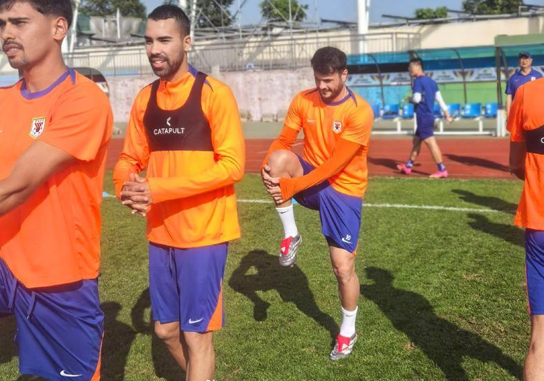 leyu公司-泰山对二雷太宽容了！洛佩斯把彭啸练出来了，1米91中场空降青岛