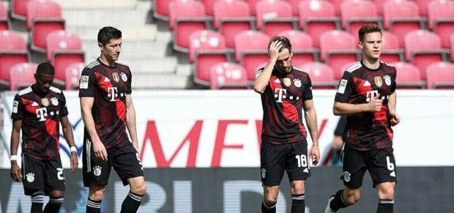 leyu公司-复出之战状态平平 想破纪录莱万需3场进4球