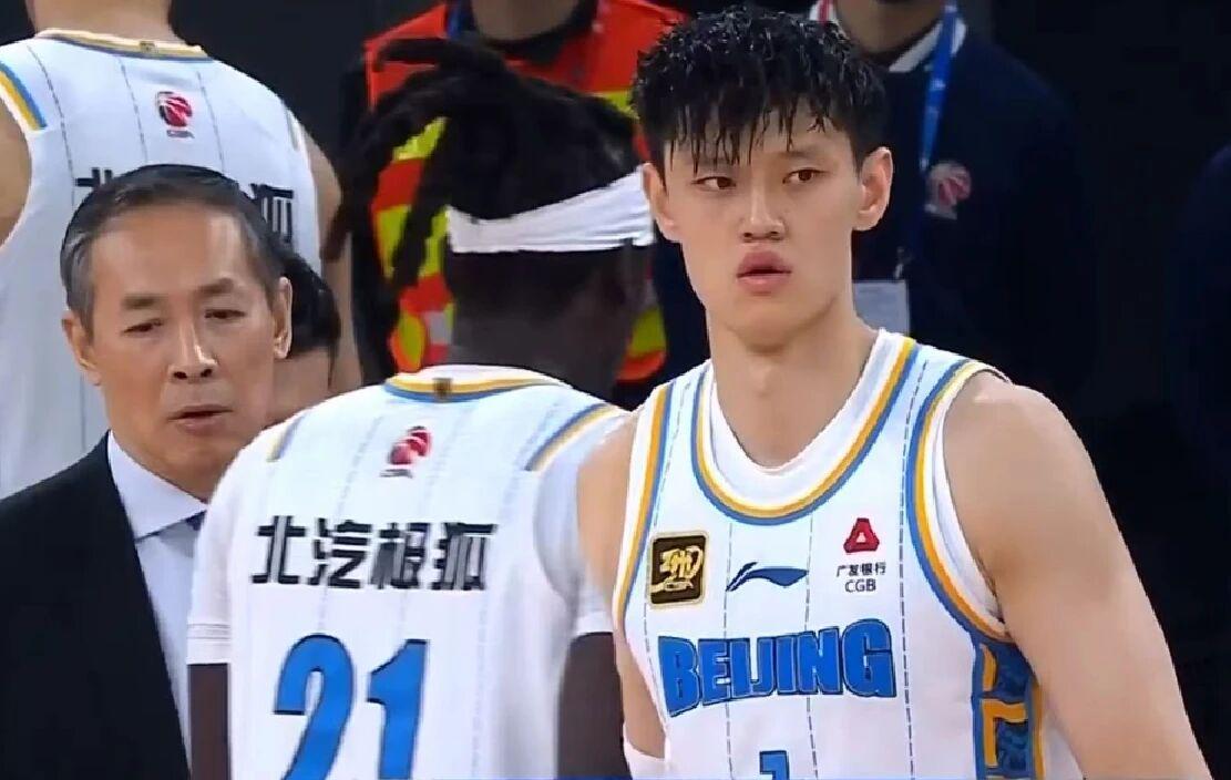 leyu机构-CBA消息！曾凡博最后一轮复出，胡明轩伤病严重，赵继伟引发争议